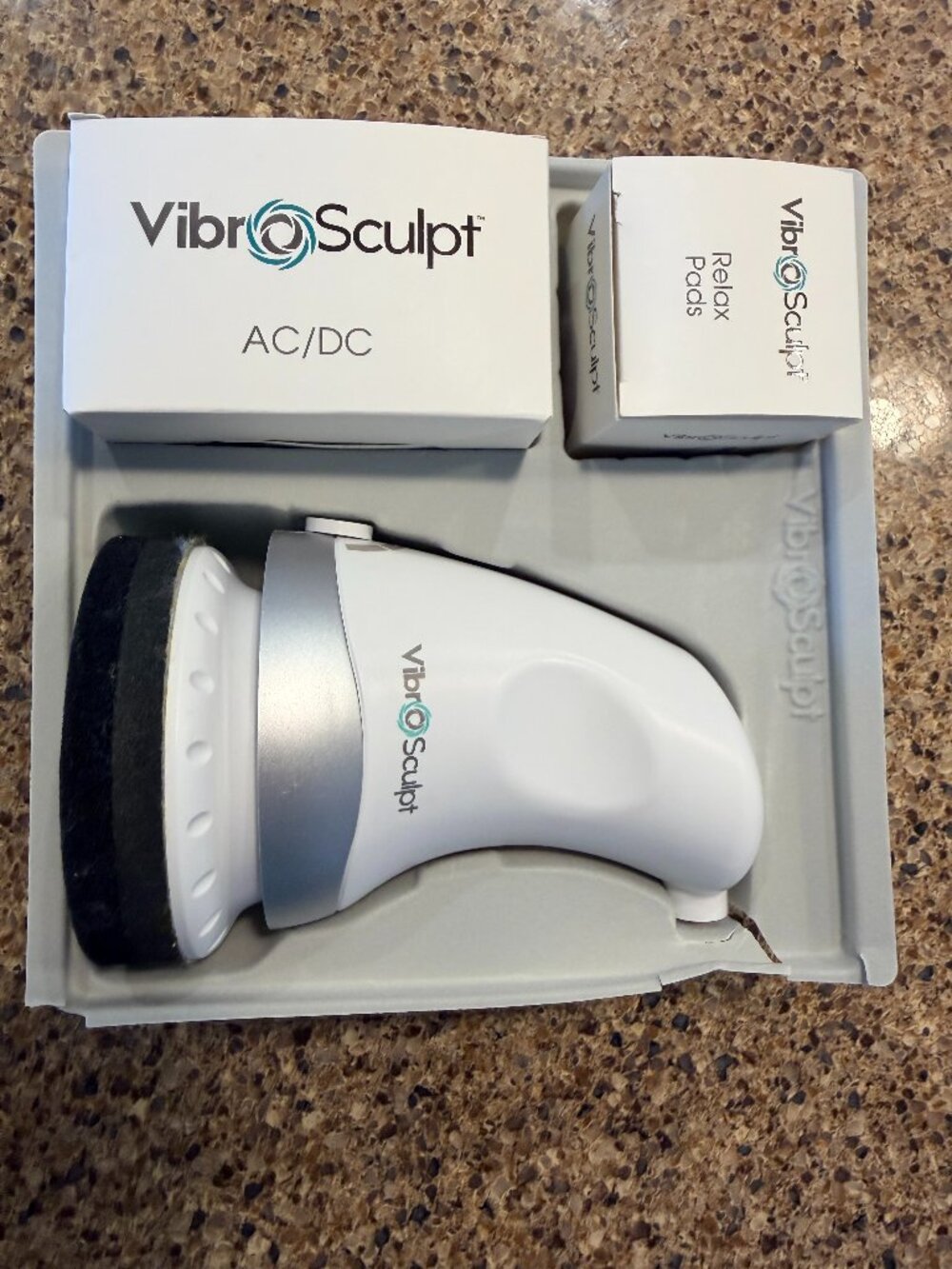 Vibro Sculpt 1.0 Body Sculpting Machine - Hand Unit Chargin Cord Pads Massager